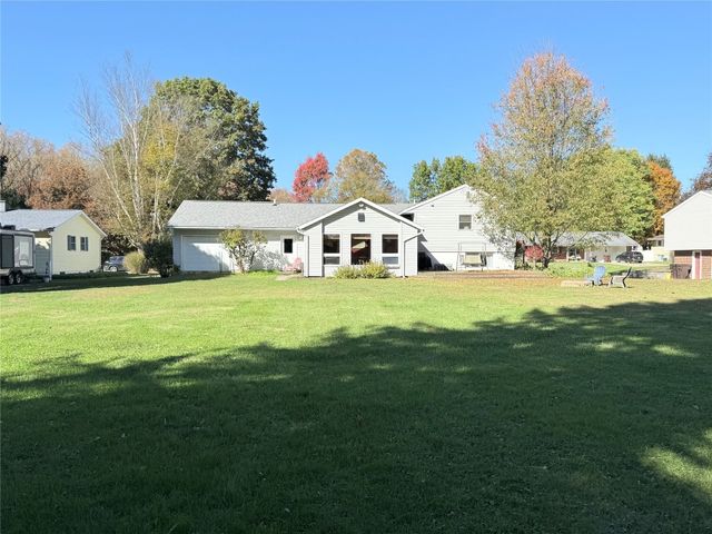 102 VALLEYVIEW Drive, Edinboro, PA 16412