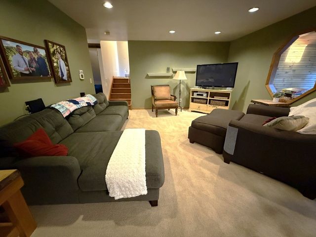 102 VALLEYVIEW Drive, Edinboro, PA 16412