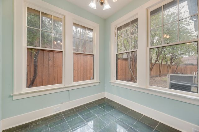 6116 Gaston Avenue, Dallas, TX 75214