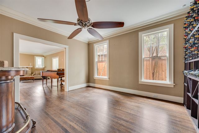 6116 Gaston Avenue, Dallas, TX 75214