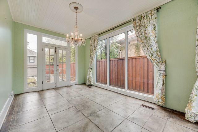 6116 Gaston Avenue, Dallas, TX 75214