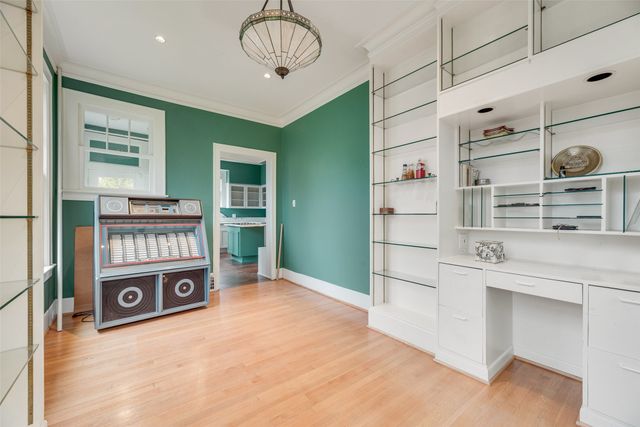 6116 Gaston Avenue, Dallas, TX 75214