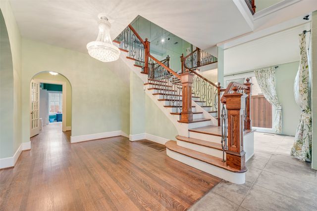 6116 Gaston Avenue, Dallas, TX 75214
