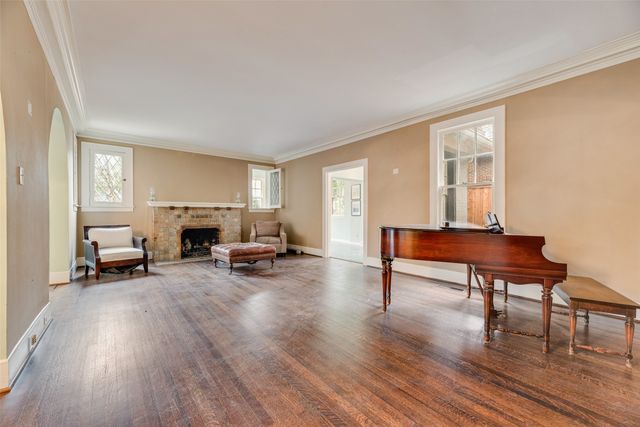 6116 Gaston Avenue, Dallas, TX 75214