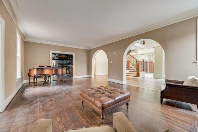 6116 Gaston Avenue, Dallas, TX 75214