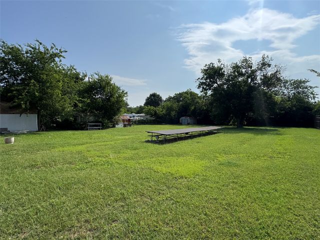 416 Butterfly Lane, Red Oak, TX 75154