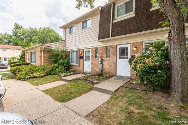 1407 Laurel Valley Drive, Waterford, MI 48327