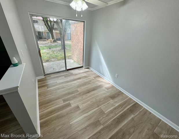 1407 Laurel Valley Drive, Waterford, MI 48327
