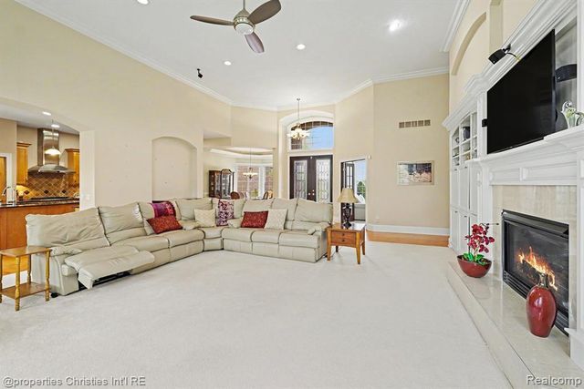 16987 Kings Fairway Lane, Grand Blanc, MI 48439