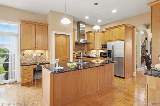 16987 Kings Fairway Lane, Grand Blanc, MI 48439