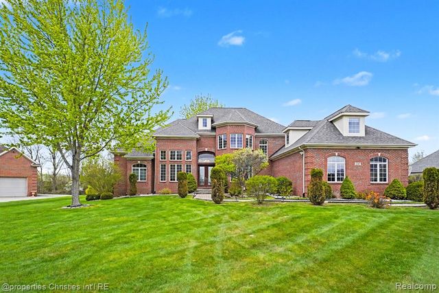 16987 Kings Fairway Lane, Grand Blanc, MI 48439