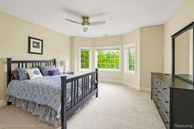 16987 Kings Fairway Lane, Grand Blanc, MI 48439