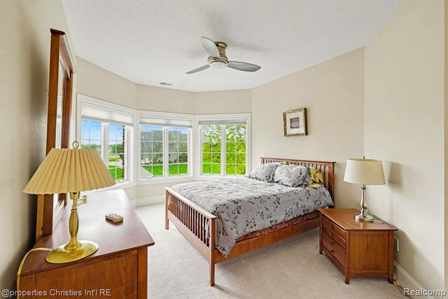 16987 Kings Fairway Lane, Grand Blanc, MI 48439