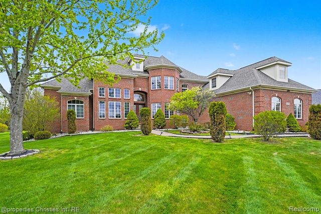 16987 Kings Fairway Lane, Grand Blanc, MI 48439