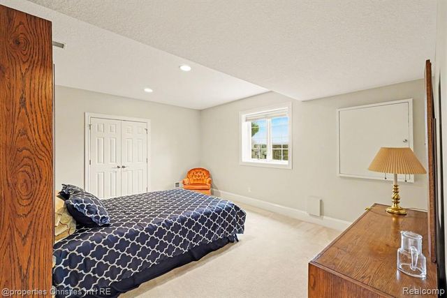 16987 Kings Fairway Lane, Grand Blanc, MI 48439