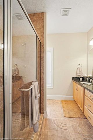 16987 Kings Fairway Lane, Grand Blanc, MI 48439