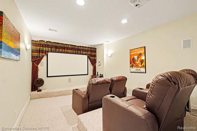 16987 Kings Fairway Lane, Grand Blanc, MI 48439