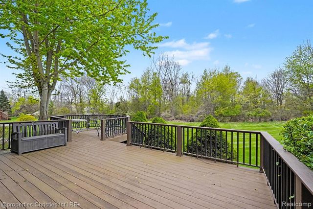 16987 Kings Fairway Lane, Grand Blanc, MI 48439