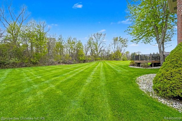 16987 Kings Fairway Lane, Grand Blanc, MI 48439
