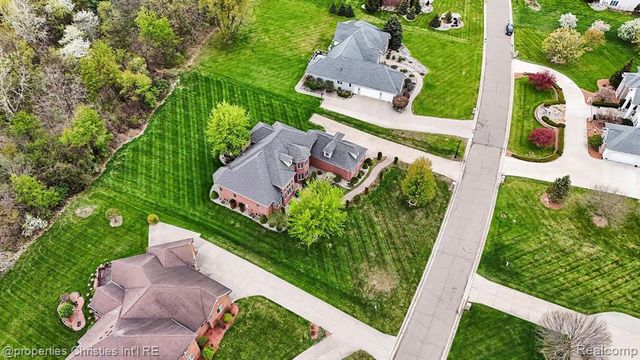 16987 Kings Fairway Lane, Grand Blanc, MI 48439