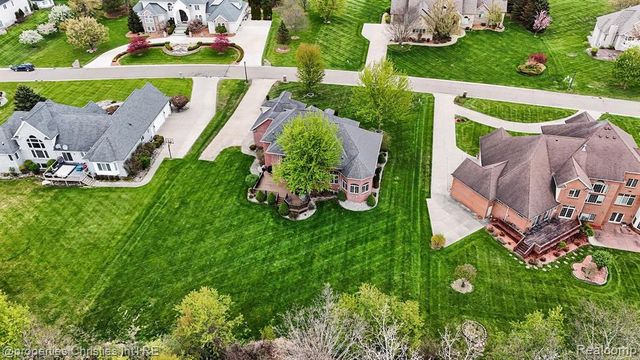 16987 Kings Fairway Lane, Grand Blanc, MI 48439