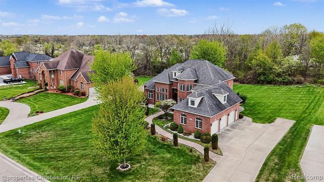 16987 Kings Fairway Lane, Grand Blanc, MI 48439