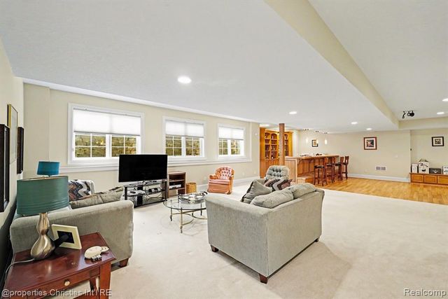 16987 Kings Fairway Lane, Grand Blanc, MI 48439