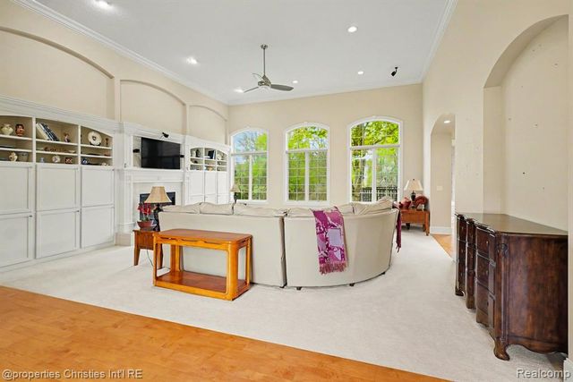 16987 Kings Fairway Lane, Grand Blanc, MI 48439