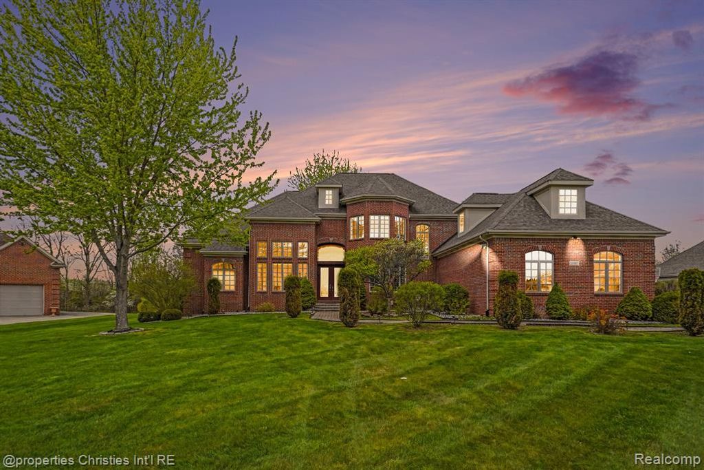 16987 Kings Fairway Lane, Grand Blanc, MI 48439