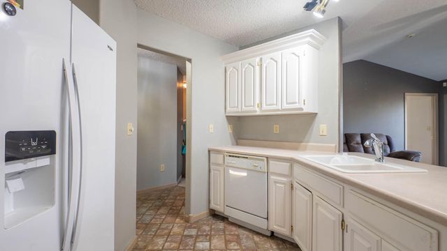 7785 Nadine Road, Houston, MO 65483