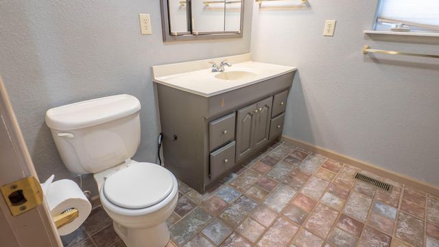 7785 Nadine Road, Houston, MO 65483