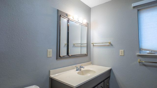 7785 Nadine Road, Houston, MO 65483