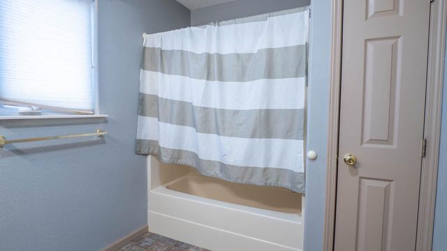 7785 Nadine Road, Houston, MO 65483