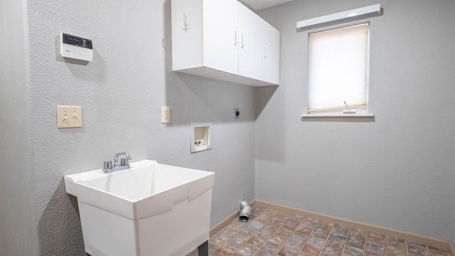 7785 Nadine Road, Houston, MO 65483