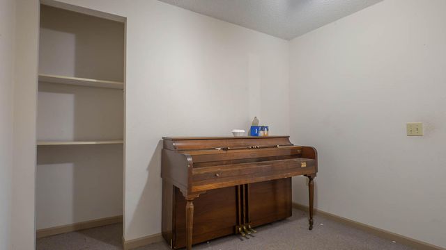 7785 Nadine Road, Houston, MO 65483