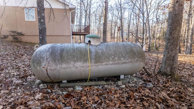 7785 Nadine Road, Houston, MO 65483