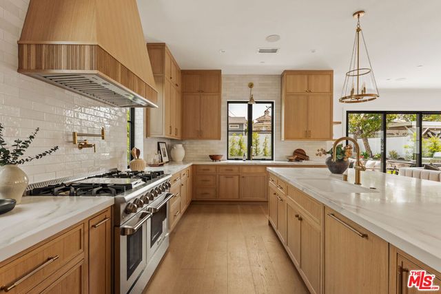 8346 Mcconnell, Westchester, CA 90045