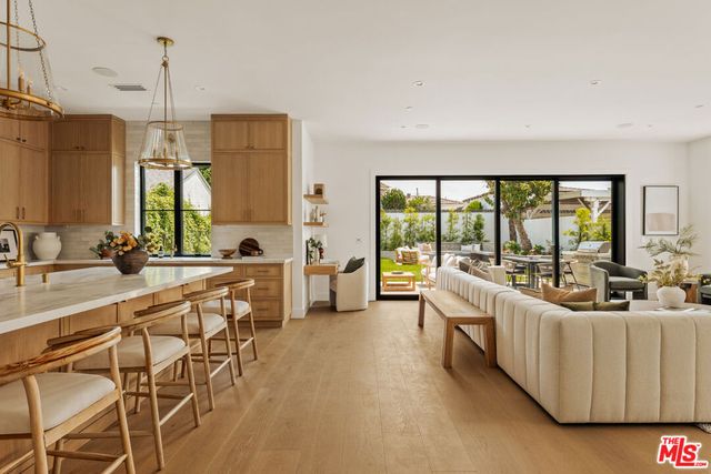 8346 Mcconnell, Westchester, CA 90045