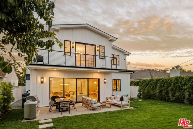 8346 Mcconnell, Westchester, CA 90045