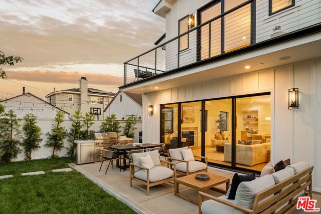 8346 Mcconnell, Westchester, CA 90045