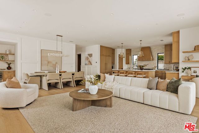 8346 Mcconnell, Westchester, CA 90045