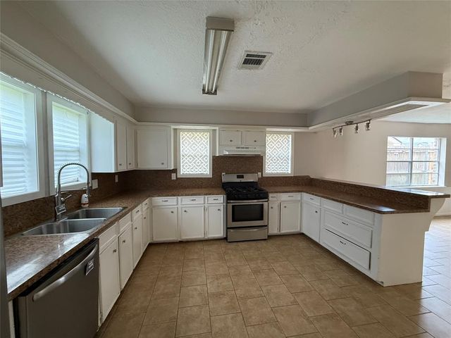 19310 Oak Timbers Drive, Humble, TX 77346