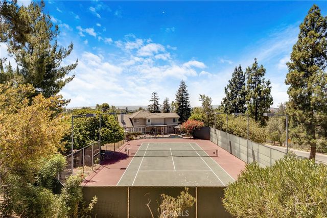 21335 Dove, Chatsworth, CA 91311