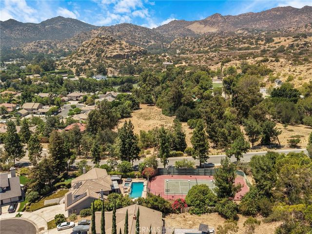 21335 Dove, Chatsworth, CA 91311
