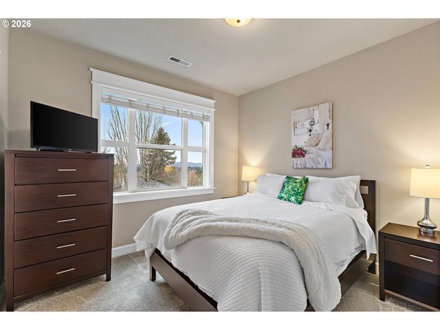 9414 Se CAUSEY Ave, Happy Valley, OR 97086