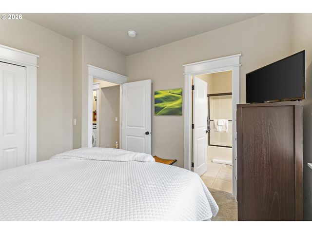 9414 Se CAUSEY Ave, Happy Valley, OR 97086