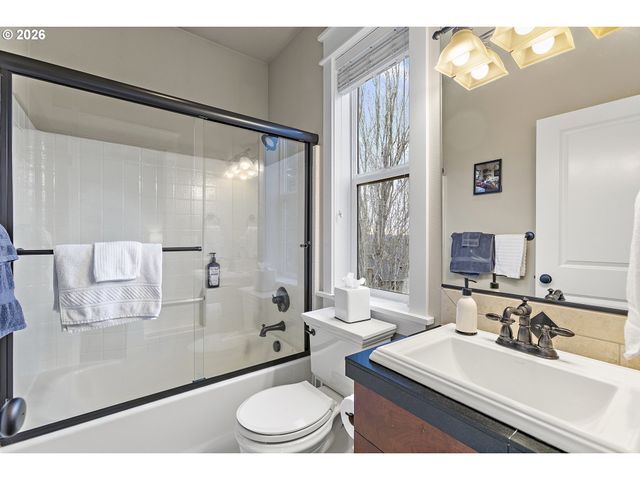 9414 Se CAUSEY Ave, Happy Valley, OR 97086