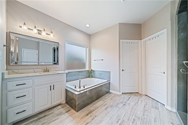 2258 Loxley Dr, Corpus Christi, TX 78415