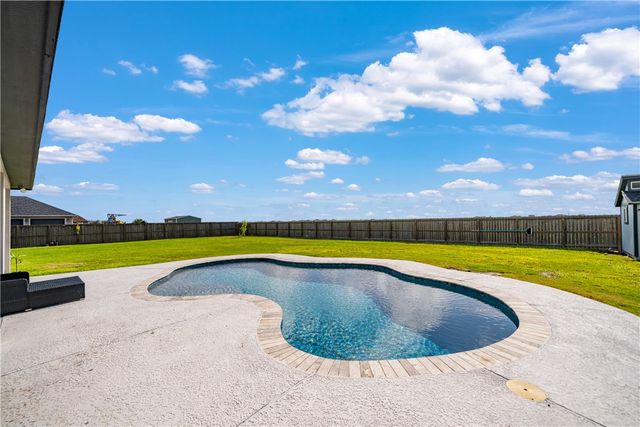2258 Loxley Dr, Corpus Christi, TX 78415