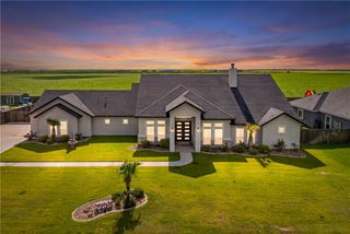 2258 Loxley Dr, Corpus Christi, TX 78415